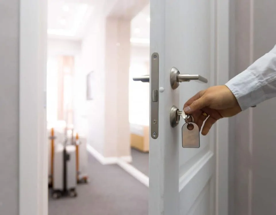 Cuales son los mejores cerrajeros en Alicante para emergencias 960x750 - ¿Cuáles son los mejores cerrajeros en Alicante para emergencias?