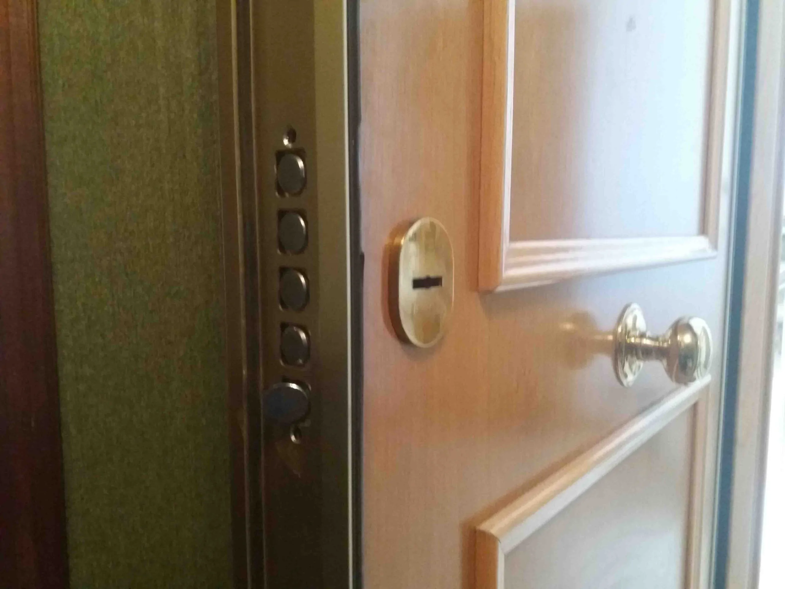 ¿Qué opciones tengo para cambiar cerraduras rápidamente en Alicante? Que opciones tengo para cambiar cerraduras rapidamente en Alicante scaled - ¿Qué opciones tengo para cambiar cerraduras rápidamente en Alicante?