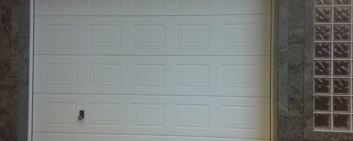 Cuales son las mejores empresas para la reparacion de puertas de garaje Alicante 1200x480 - ¿Cuáles son las mejores empresas para la reparación de puertas de garaje en Alicante?